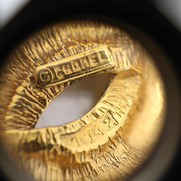 CHANEL（シャネル） ブローチ GP ココマーク マトラッセ 1142