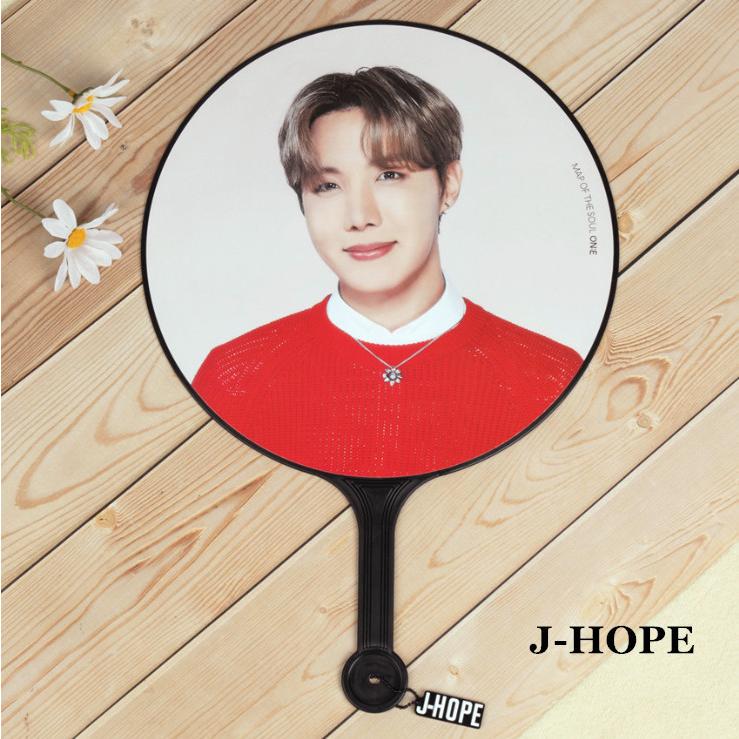 送料無料 BTSグッズ うちわ 団扇 防弾少年団 バンタン BT21 写真 応援