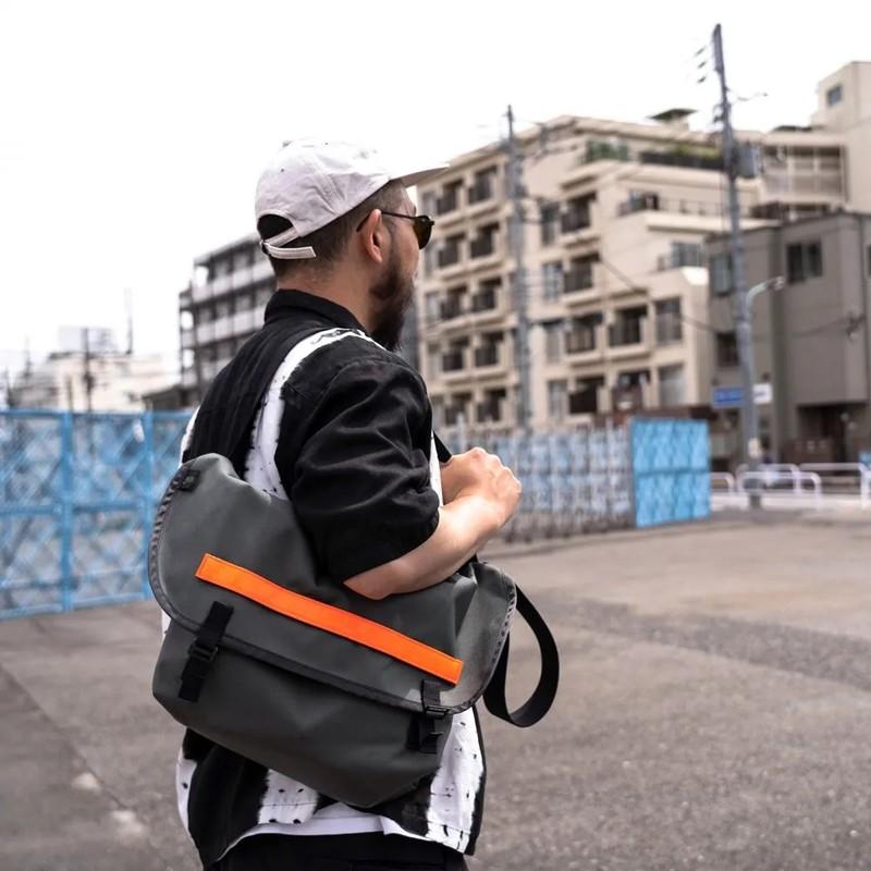 ブルーラグ BLUE LUG the messenger bag half black : vic2 - 通販