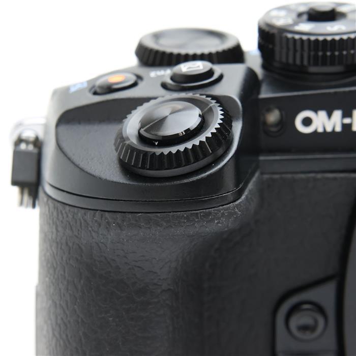 動作確認済】オリンパス OM-D EM-5 ボディ＋付属品+ホルダー OLYMPUS