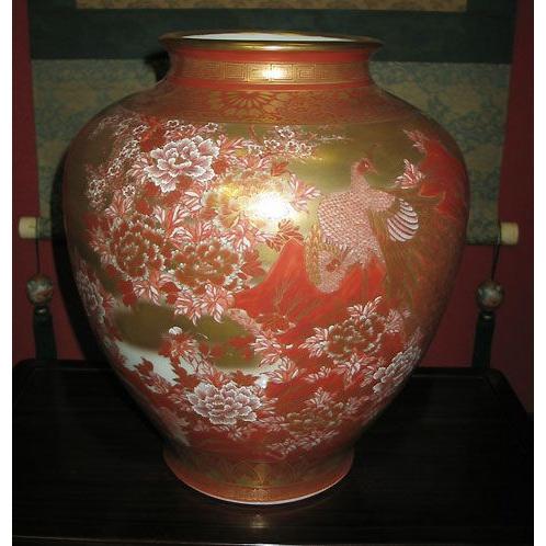 九谷焼 【伝統工芸名工】花瓶 陶器 本金赤牡丹孔雀 錦峰作 (限定品