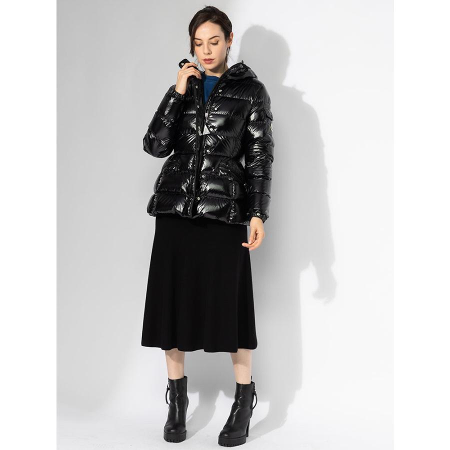 MONCLER（モンクレール） フード付き ショートダウンジャケット