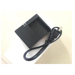 新品 Canon EOS Kiss X4 X5 X6i X7i LP-E8 バッテリー 充電器 LC-E8