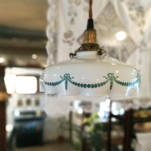 オパールセントガラス ペンダントライト シェード フランス