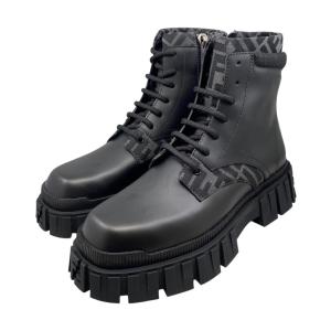 CELINE（セリーヌ） ブーツ レオン ジップドブーツ メタルトゥ