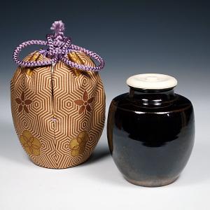 送料無料（茶道具/濃茶器）瀬戸 中興名物 三笠山肩衝茶入写し 笹田有祥