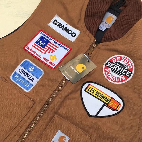 Carhartt（カーハート） ワッペン付き ダックベスト ブラウン Mサイズ