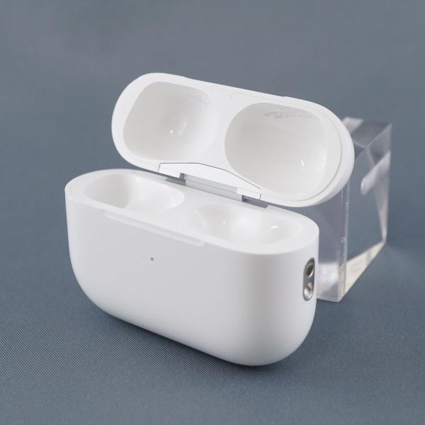 Apple Apple AirPods Pro 2 充電ケースのみ USED美品 第二世代