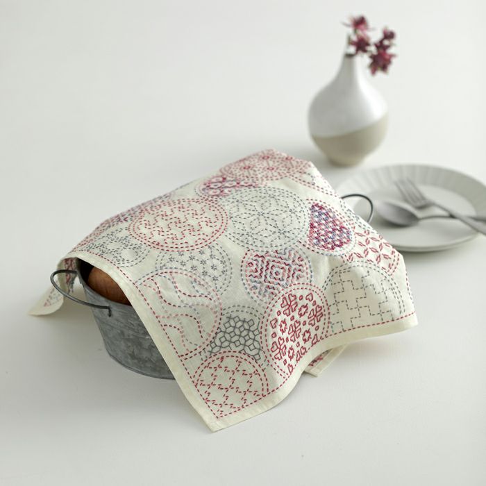 刺し子のマルチクロス＜寄せ模様サークル＞ | リバティ 生地、編み物