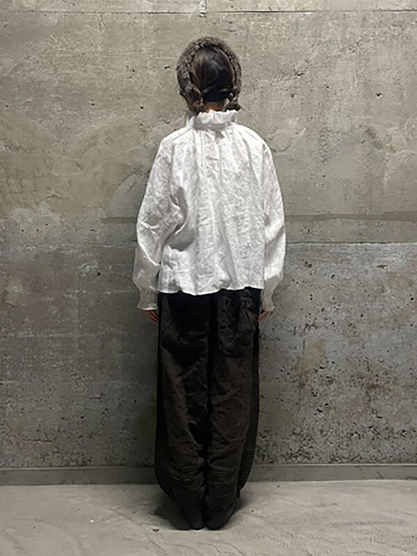 立川店/EC限定】リネンエフォートレスブラウス（オフホワイト/ブラック