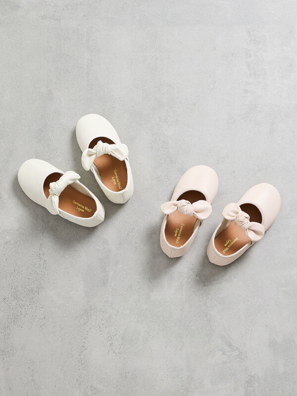 リボンバレエシューズ（オフホワイト/ピンク/シューズ/ドレスシューズ
