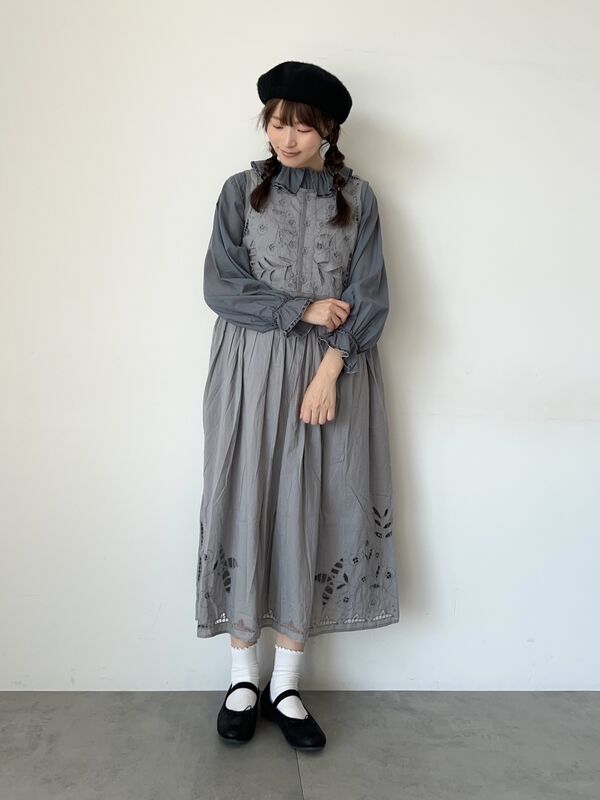 セール】 【WEB限定 Sサイズ】カットワーク刺繍前後着ノースリ