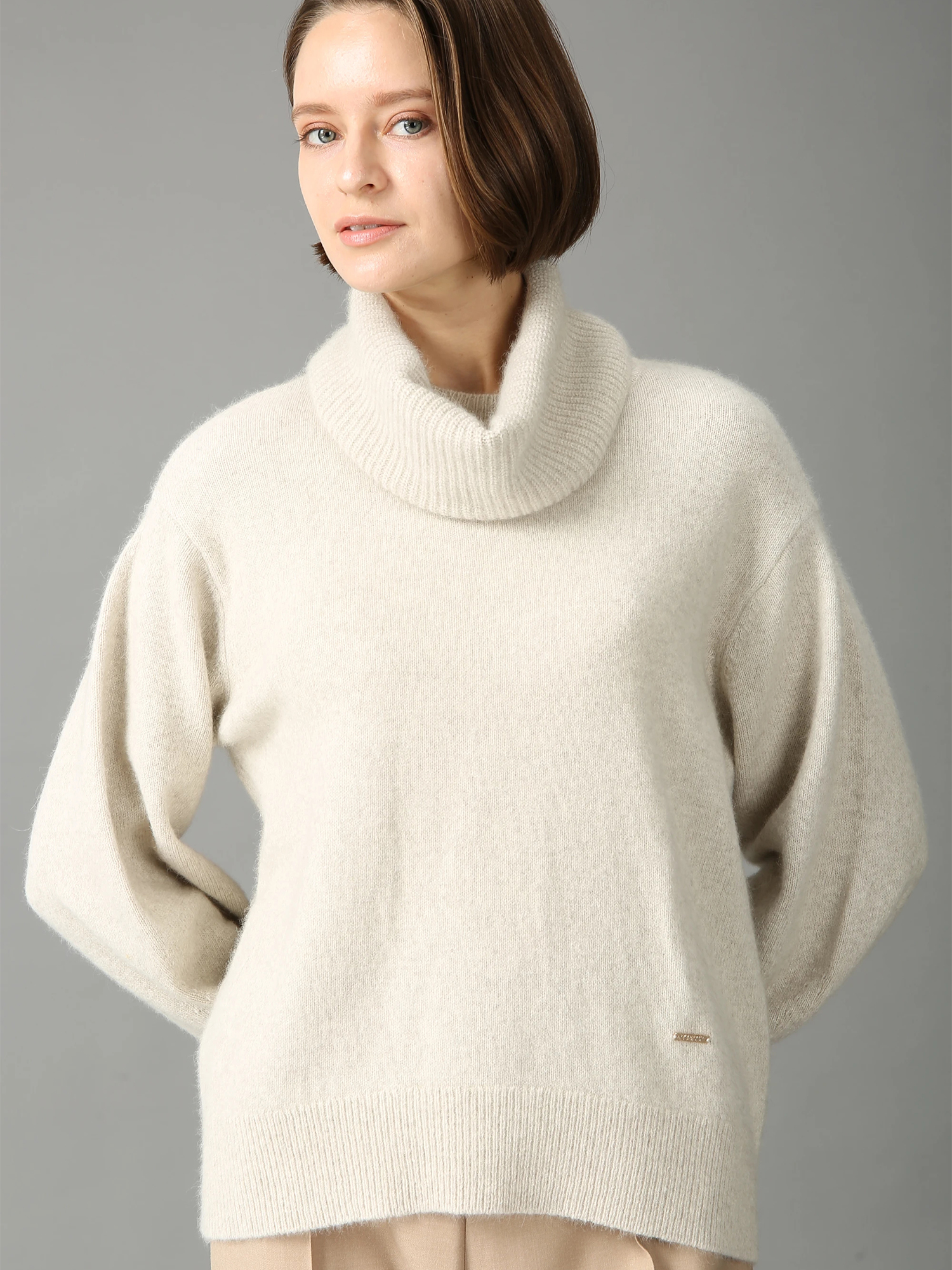 エクラ掲載】 ダーウィン スヌード付き ウール/フォックス ニット