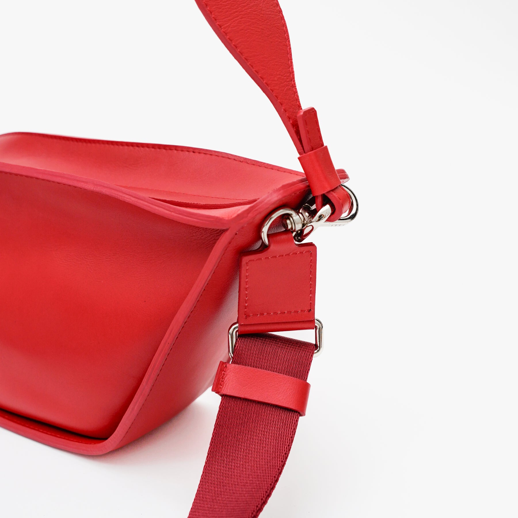 HERRIE MOON SAC / RAPTO FLEX｜上質レザーの舟形ショルダーバッグ