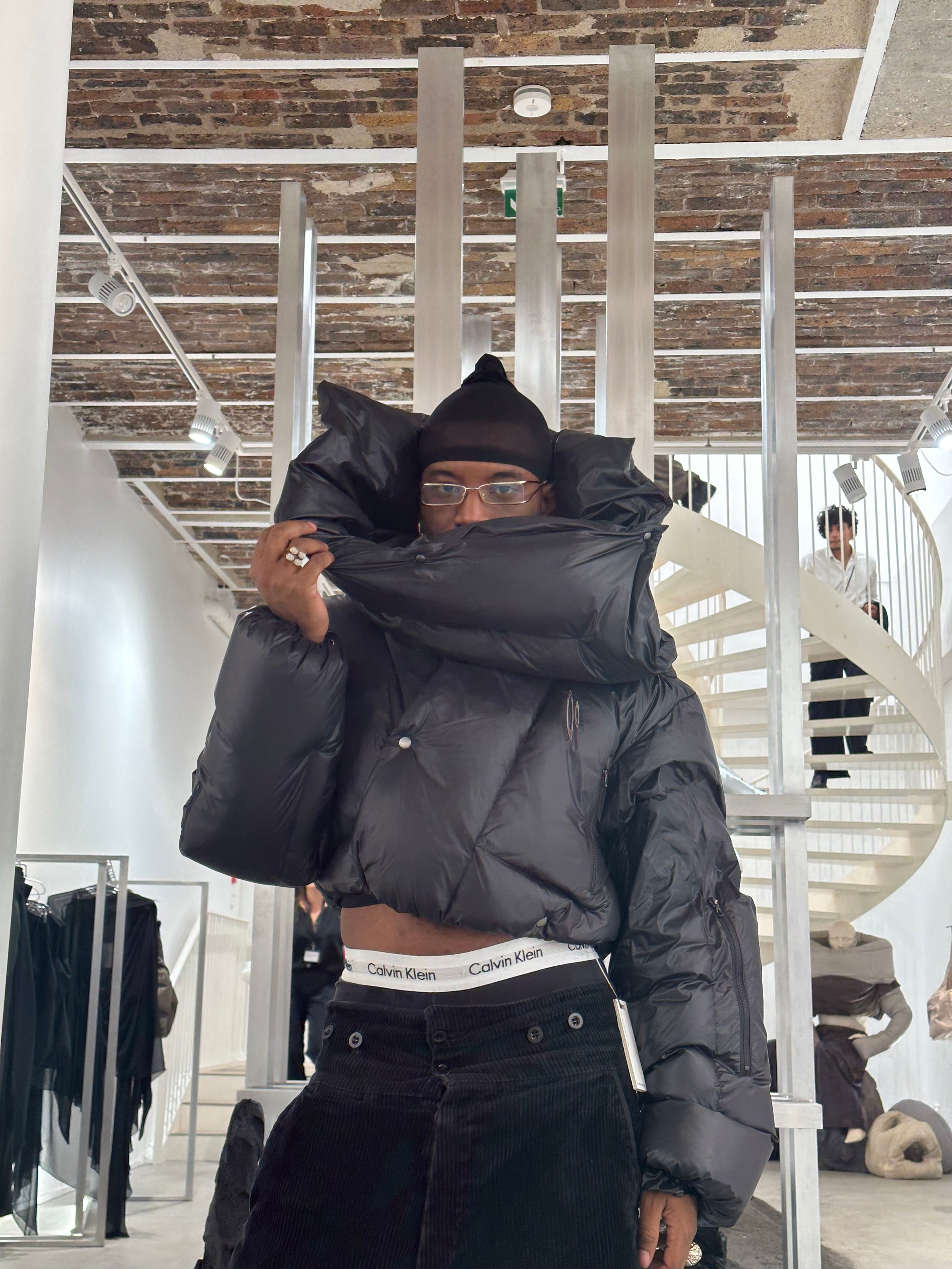 HYDRA SHORT PUFFER - BLACK – Izzy Du