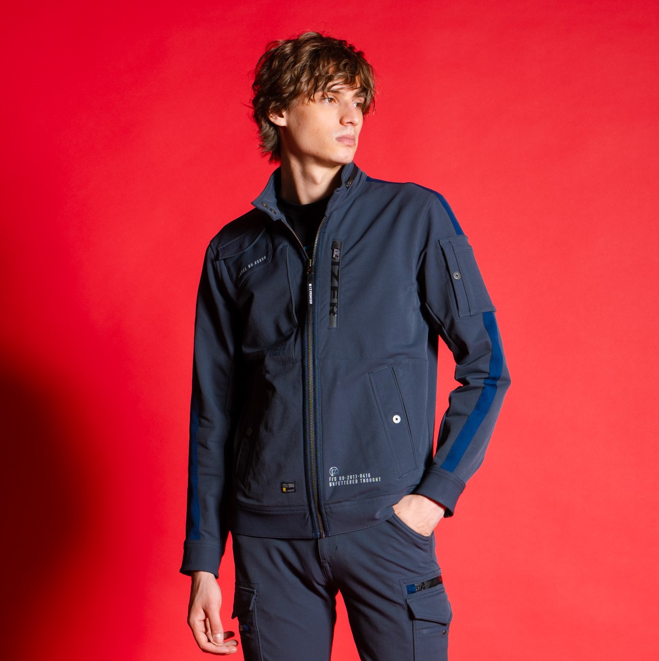 IZFRONTIER ハイセンスなデザイン。高機能でハイクオリティなワーク