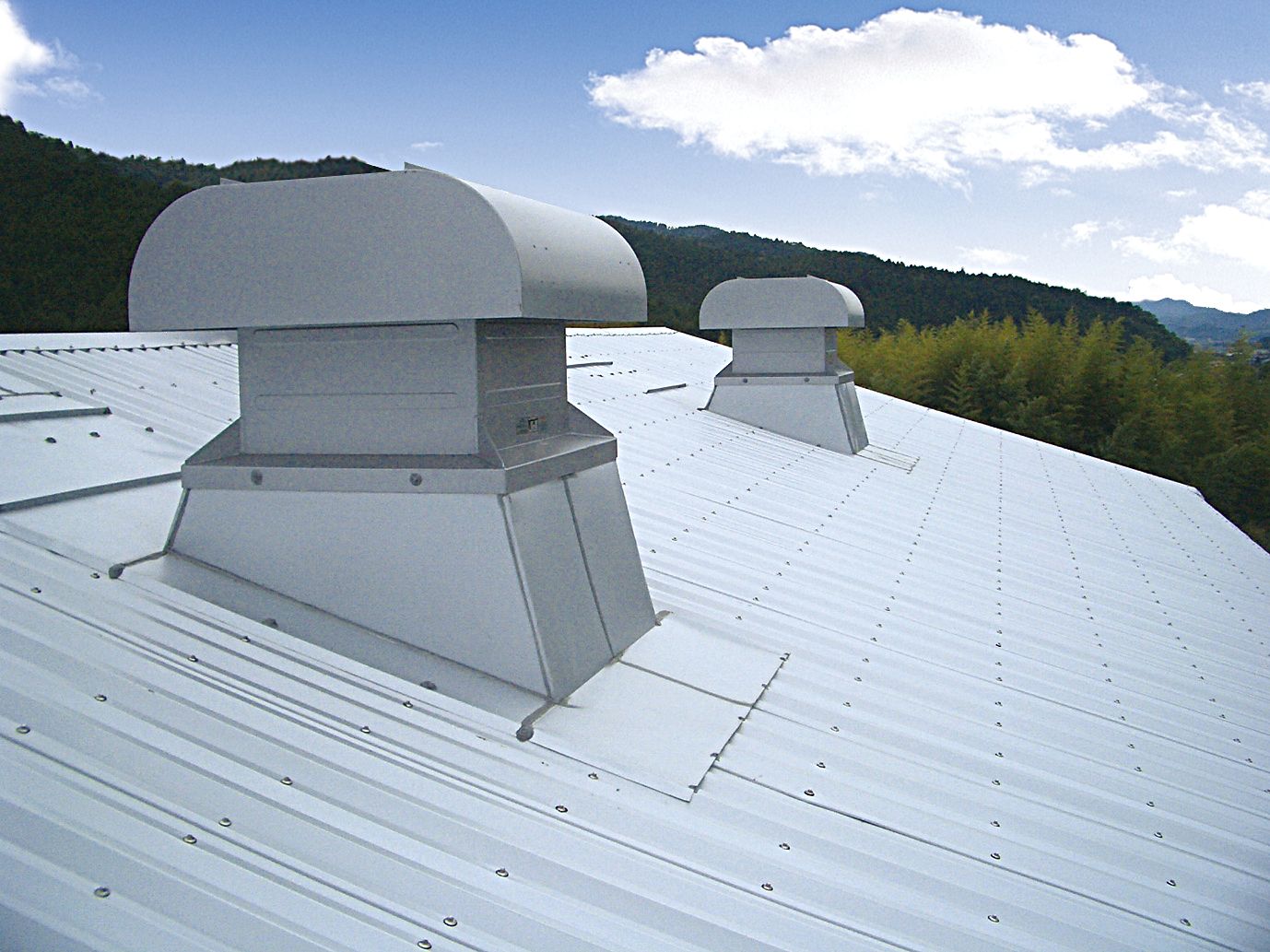 無料DL 屋上換気扇のベストセラー 多様なニーズに応える「ルーフファン