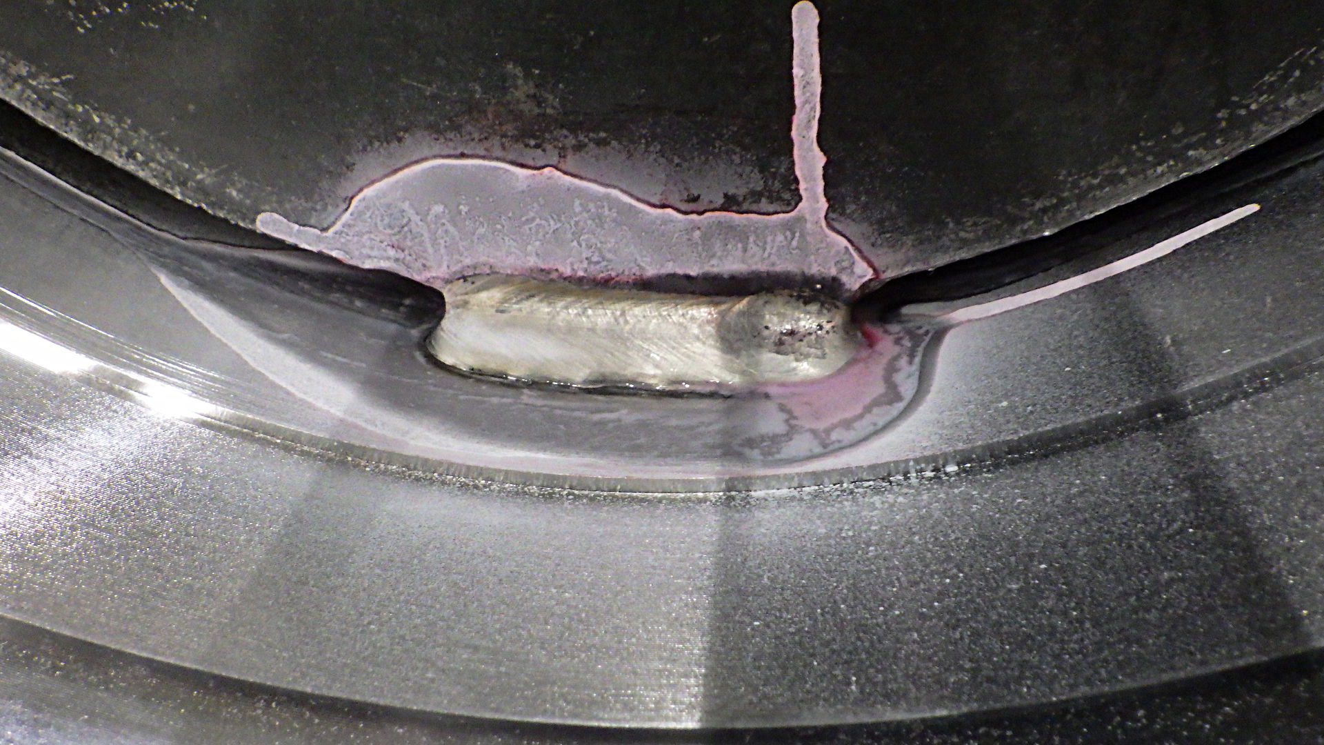 カラーチェック(染色浸透探傷試験)でロールの溶接不良防止！】使い方