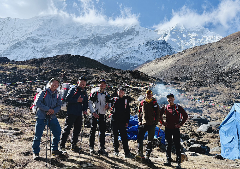 ヒマラヤキャンプが未踏峰ビジョラ・ヒウンチュリ登頂に成功 | 公益