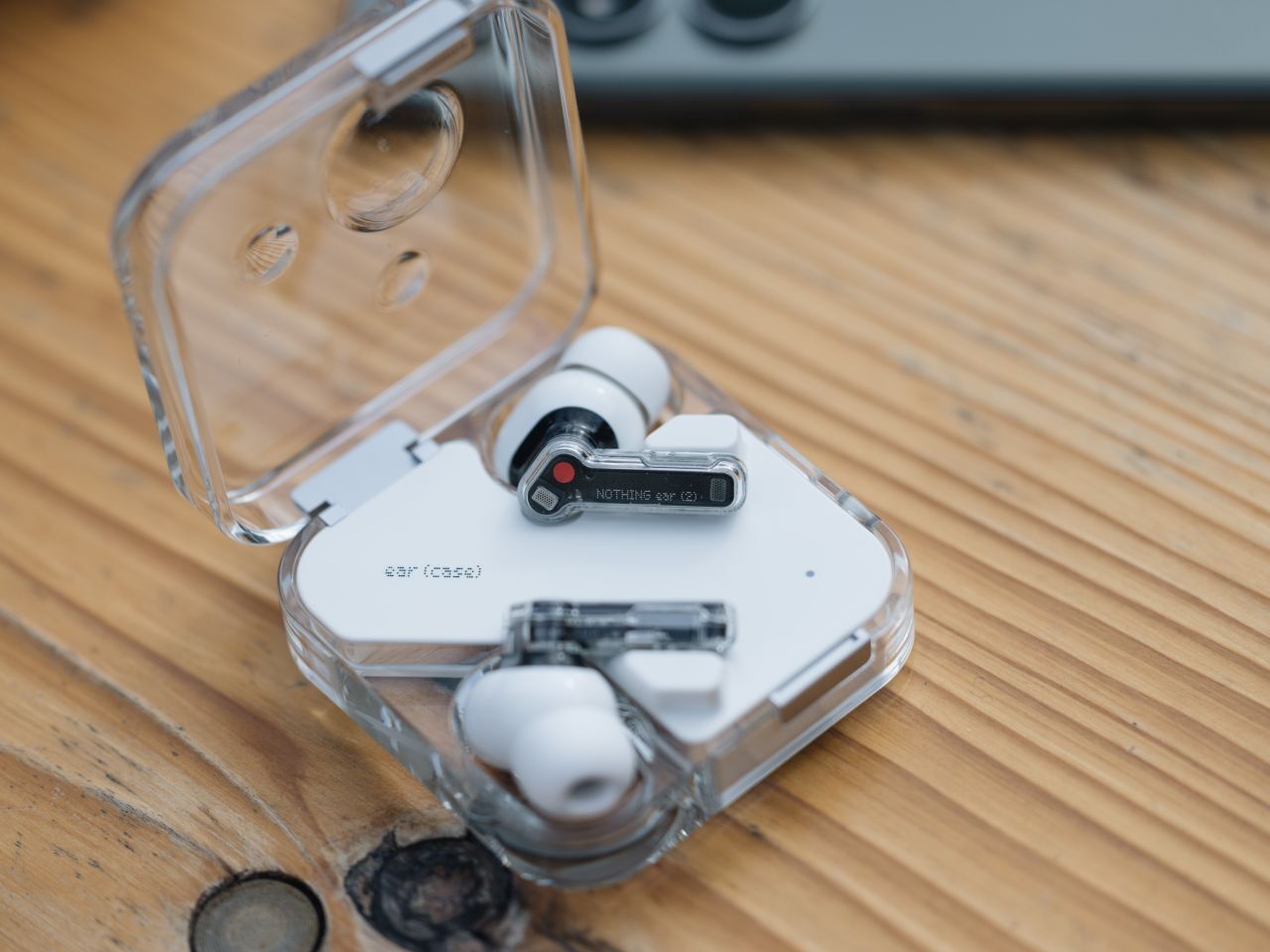 Nothingの新型イヤホン「Ear (2)」--音質、性能、着け心地いずれも文句