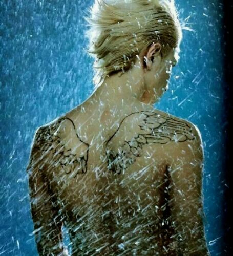 Hyde (Vamps, L'arc en ciel)- H Magazine 2002 April Special Photo