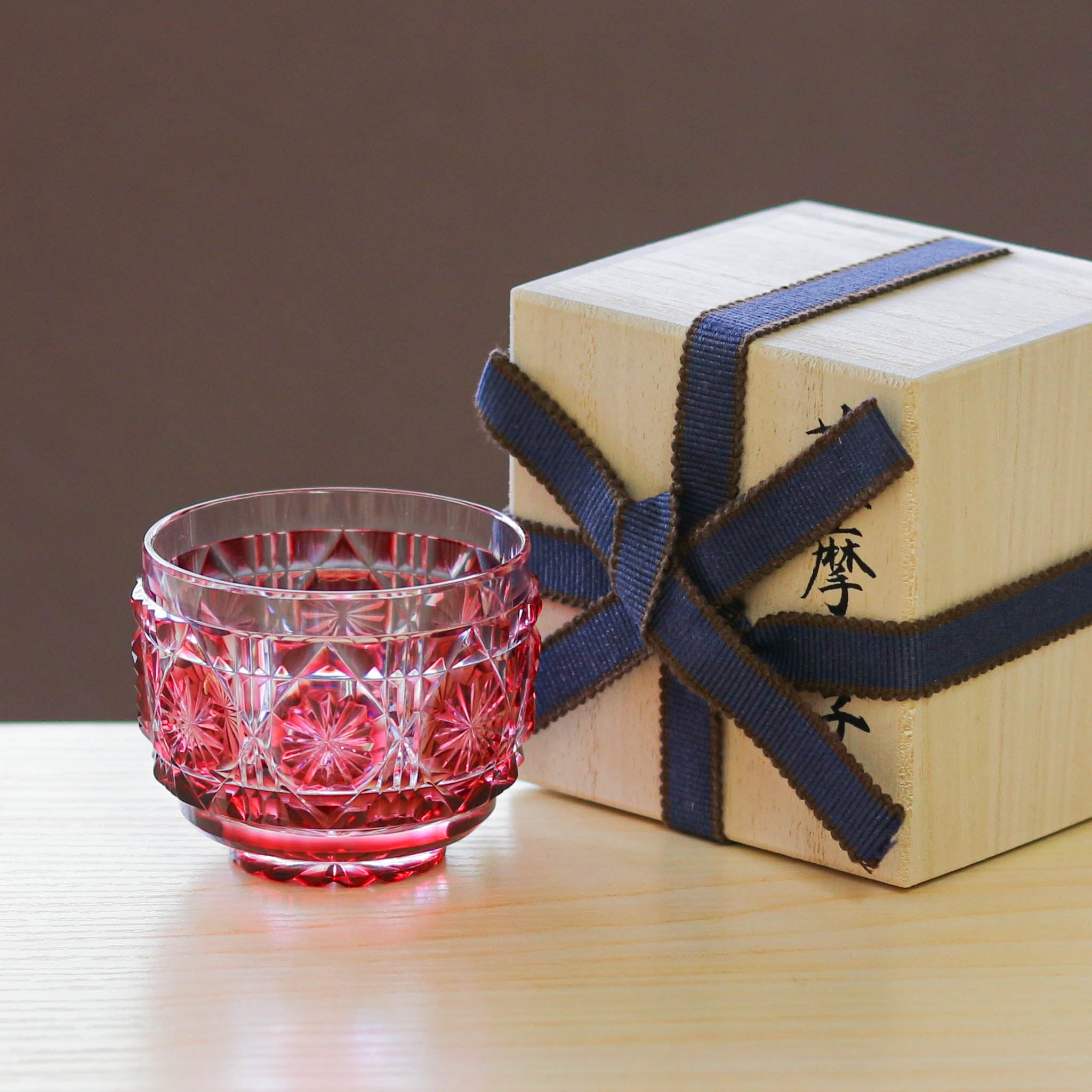 薩摩びーどろ工芸｜鹿児島の伝統工芸 薩摩切子の復元と職人技｜日本工芸堂