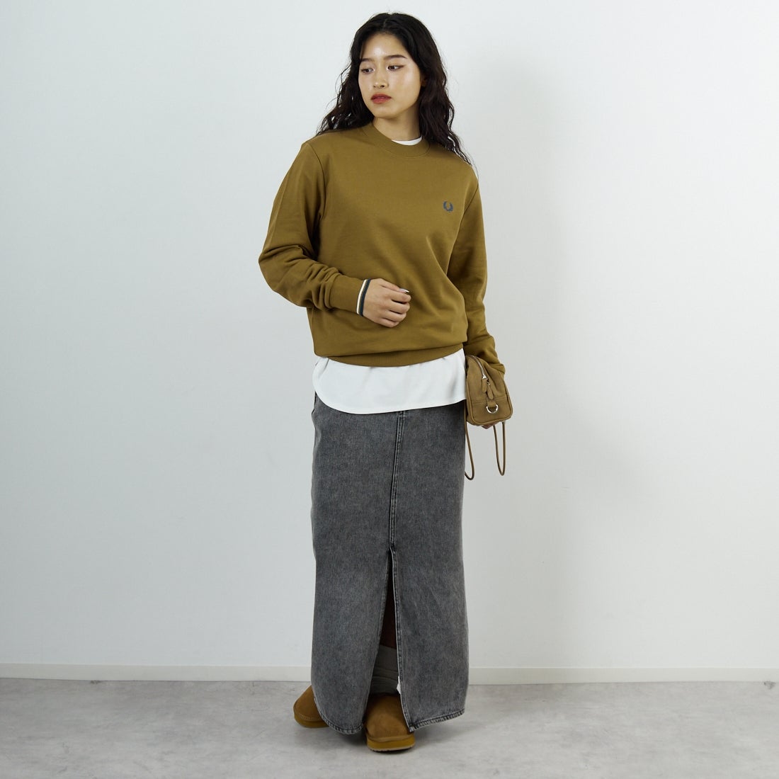 FRED PERRY [フレッドペリー] ワンポイント刺繍 クルーネック