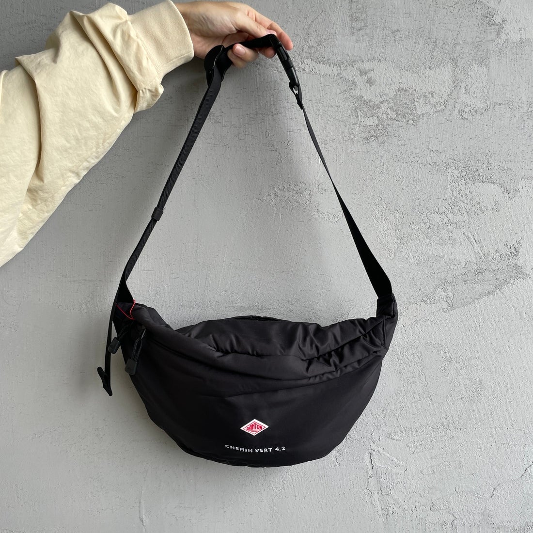 DANTON [ダントン] ポリエステルタフタ スリングバッグ [CHEMIN-VERT