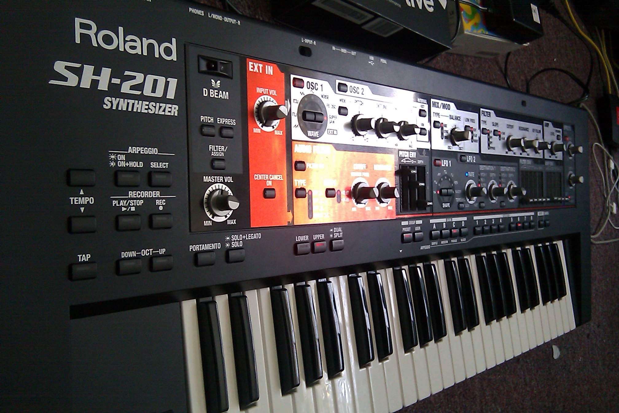 Roland SH-201 シンセサイザー 本体 電源付き 動作品 ノブ欠品あり