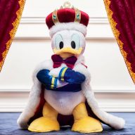 ディズニー「ドナルド」誕生日コレクション発売 王様姿やもこもこの