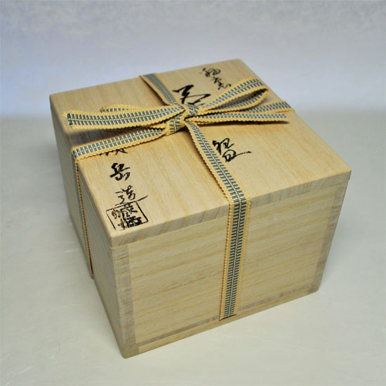 1.抹茶碗の木箱（桐）