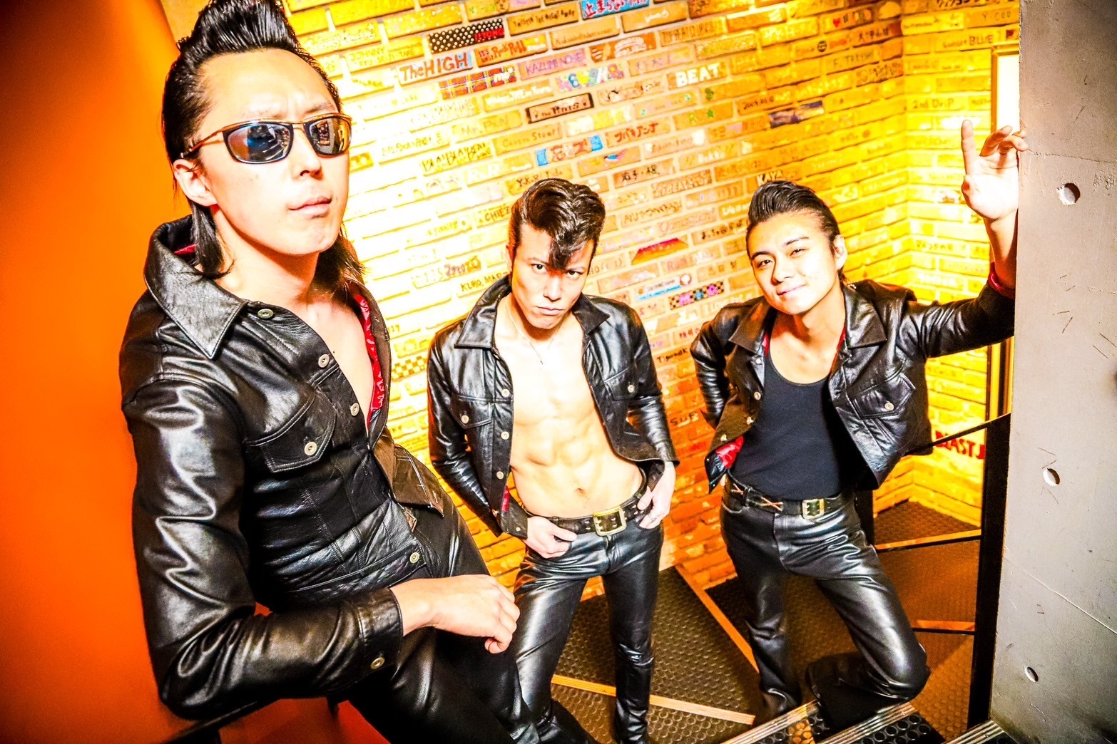 BIOGRAPHY | JOHNNY PANDORA