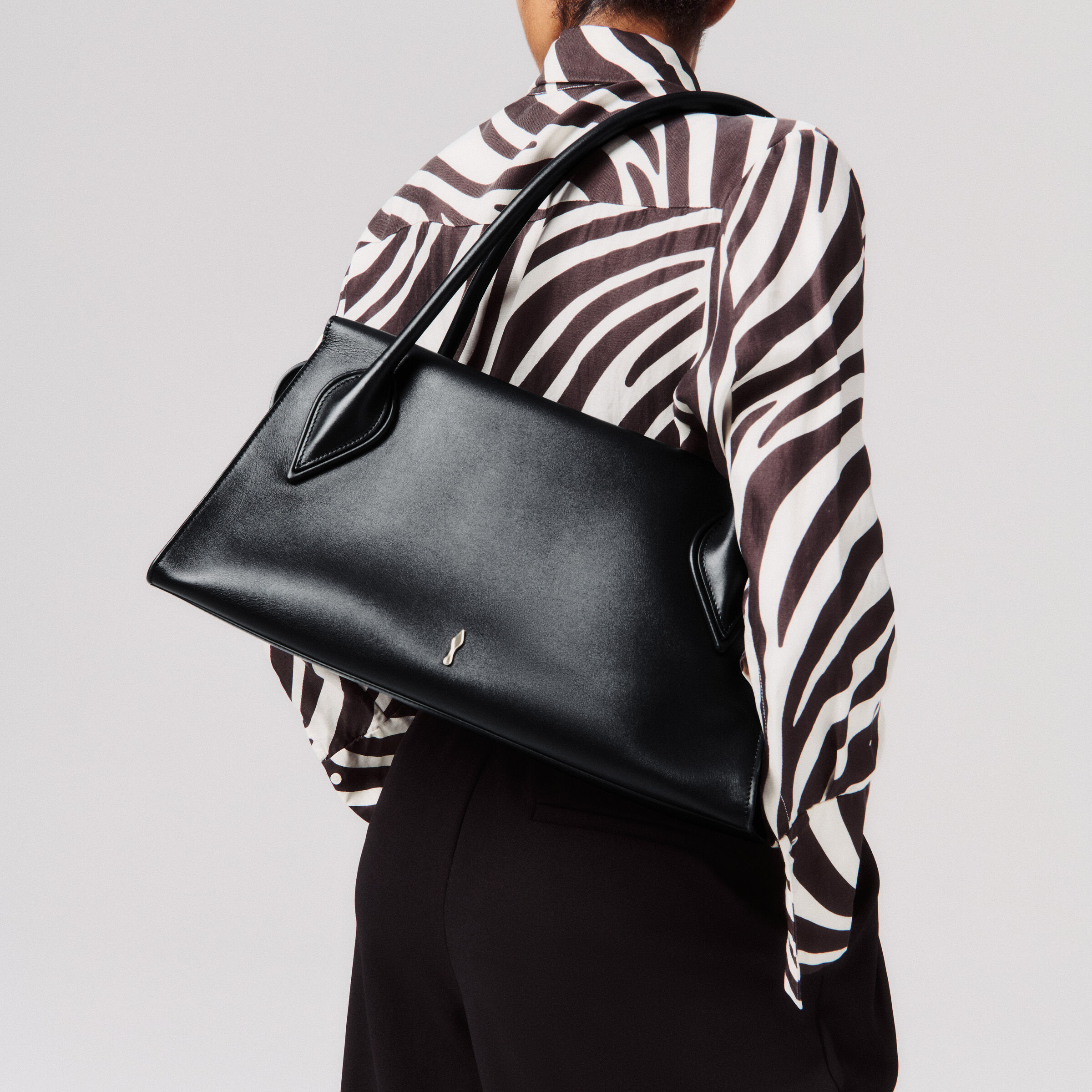 Venus - ショルダーバッグ - カーフレザー - ブラック - Christian