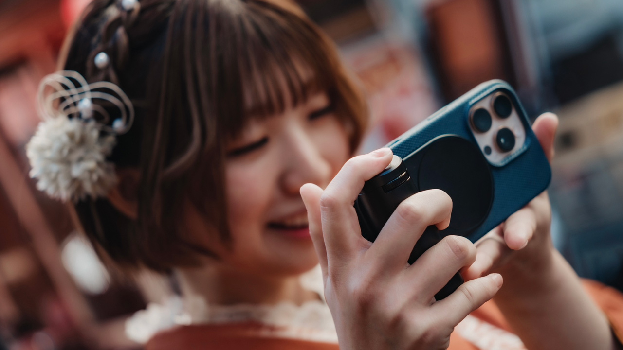 Leica LUXグリップ」レビュー。iPhoneに「写真機としてのフィジカルな