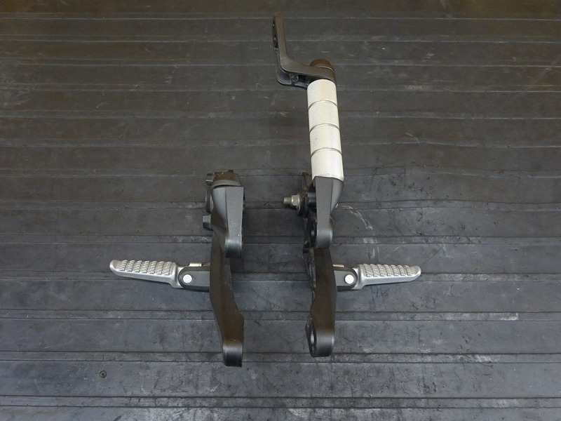 240824】ZX-14R '13◇ タンデムステップ左右セット ペグ アシスト