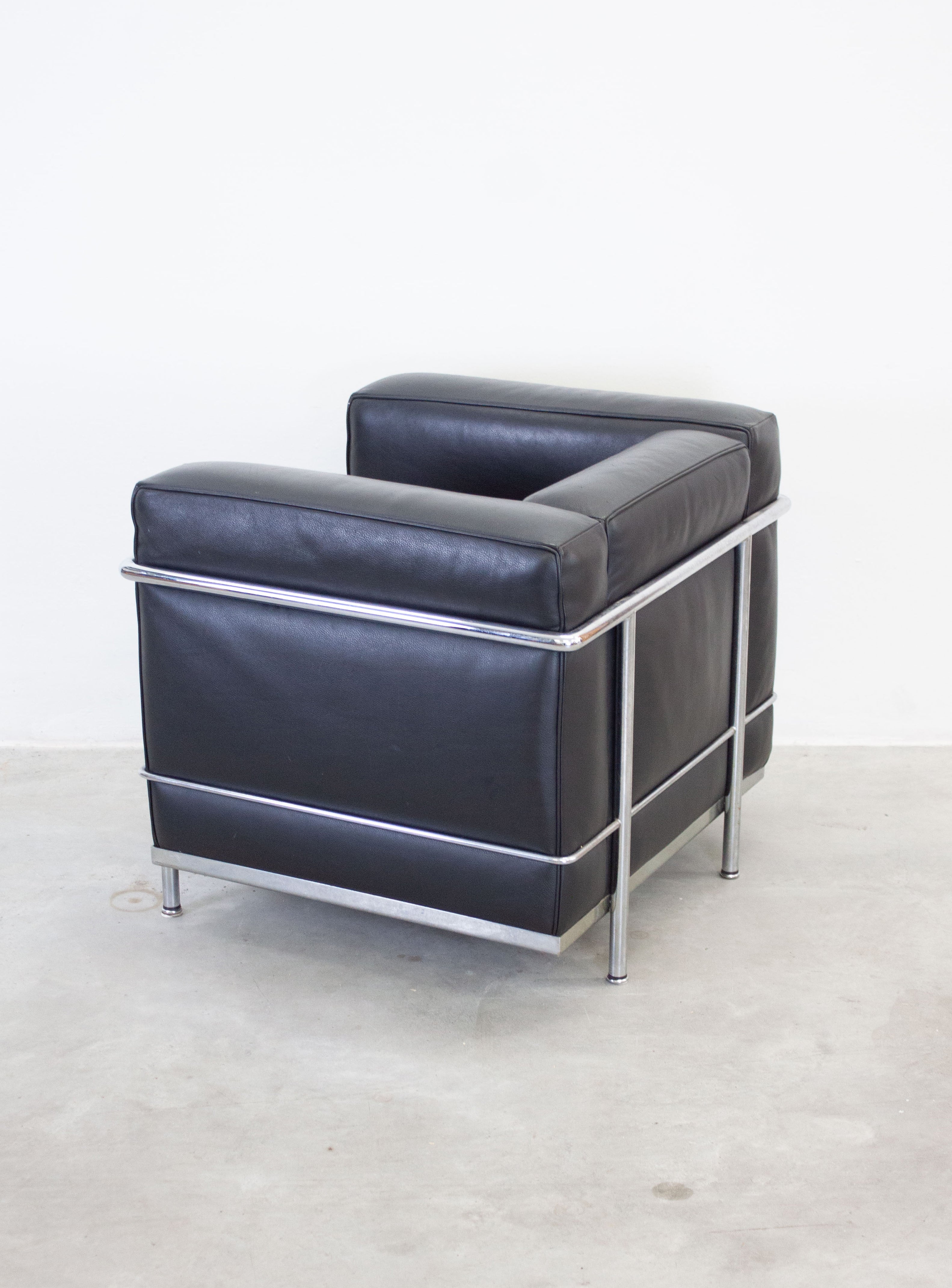 CassinaLC2LoungeChairbyLeCorbu