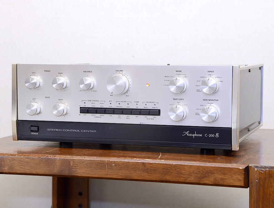 Accuphase C-200S プリアンプ / 札幌の中古オーディオ・レコード販売