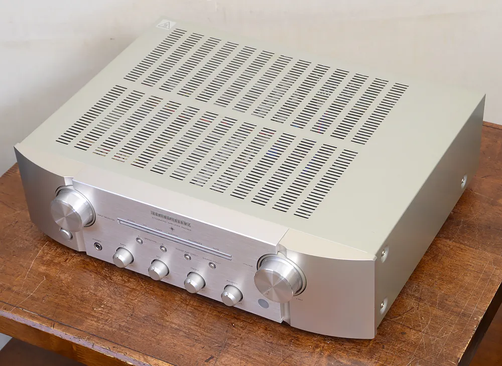 Marantz PM7004 プリメインアンプ