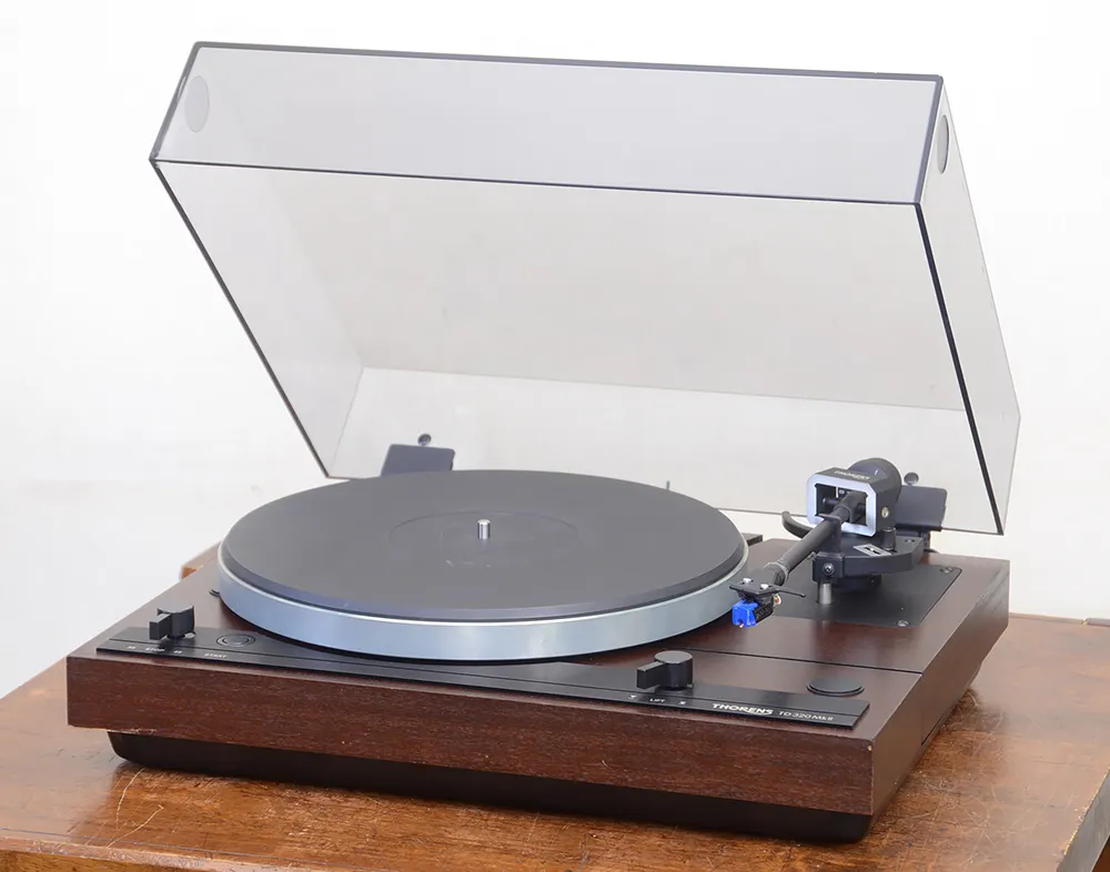 Thorens TD320MKII レコードプレーヤー