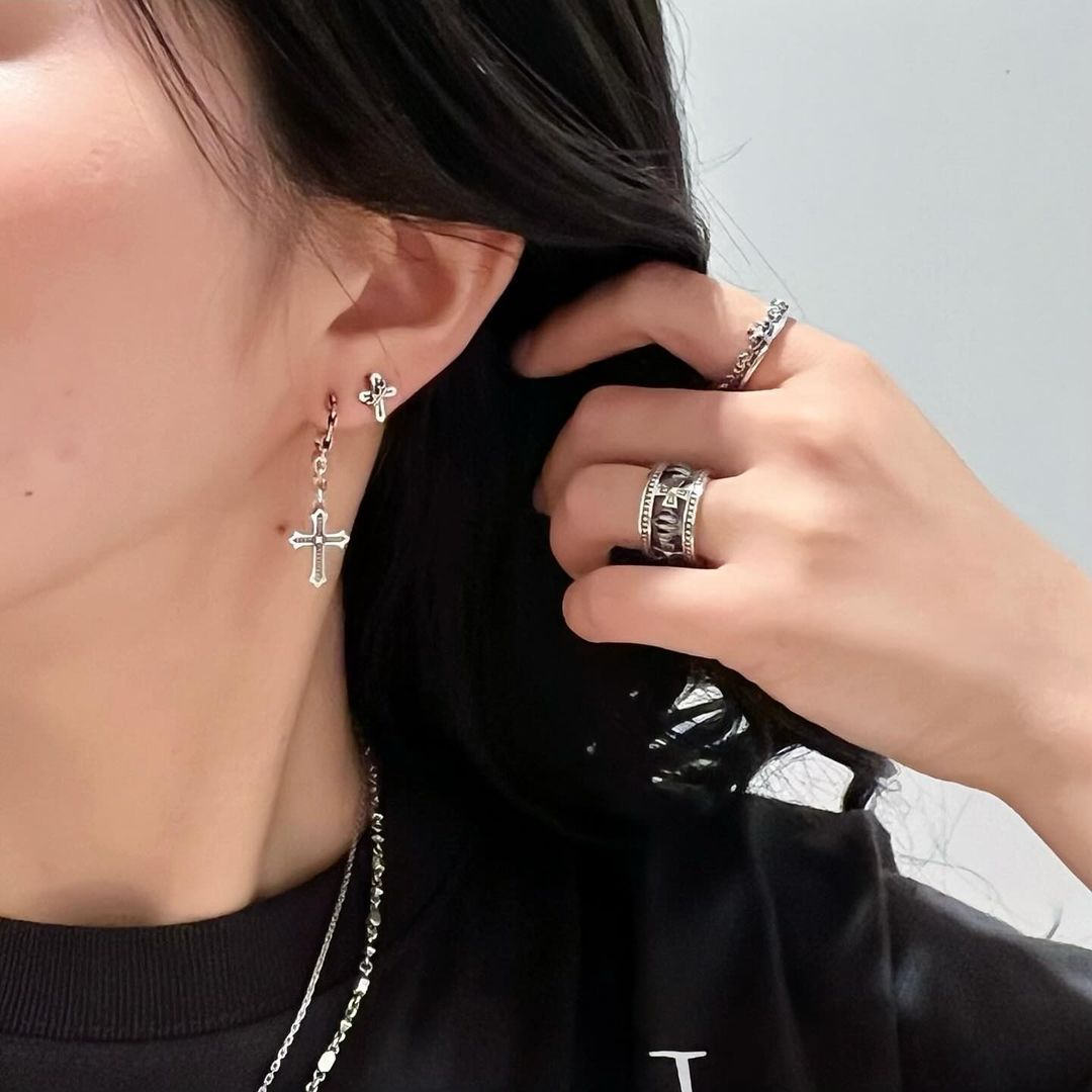 DINKY CROSS ピアス | ジャスティン デイビス（JUSTIN DAVIS）公式通販