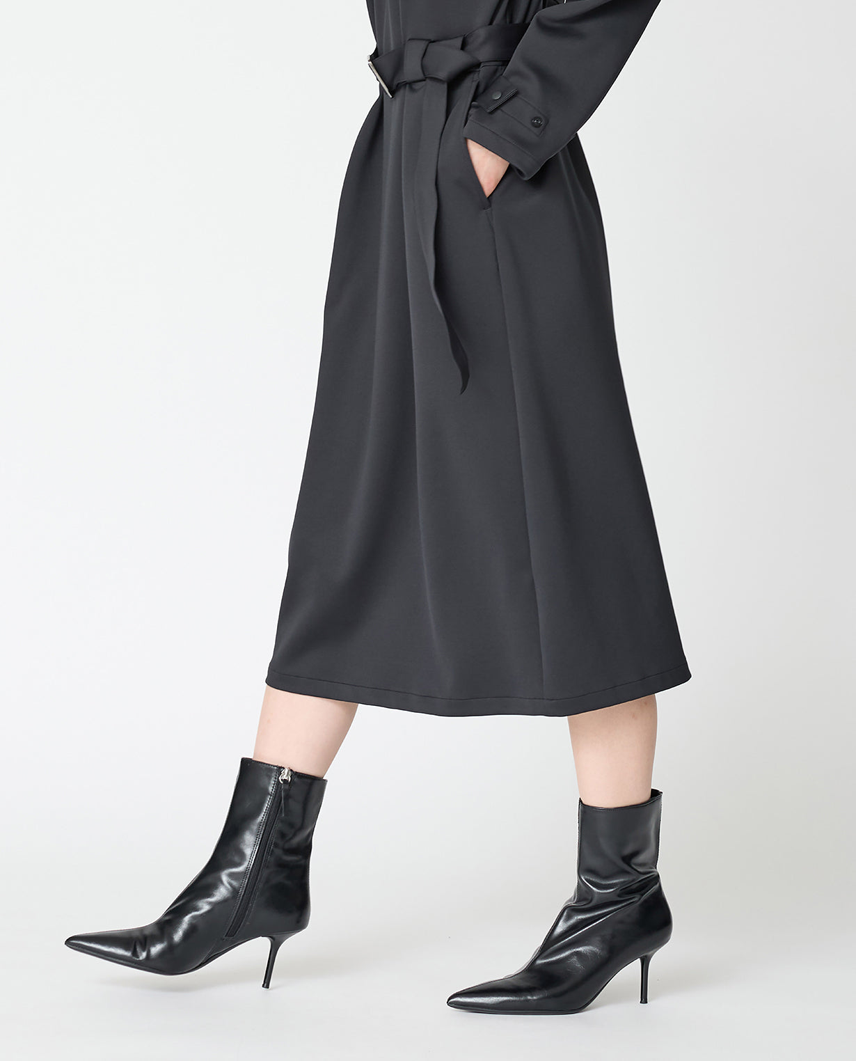 0202_D ダンボールニット ベルト付きZIP UPワンピース (ブラック) – K