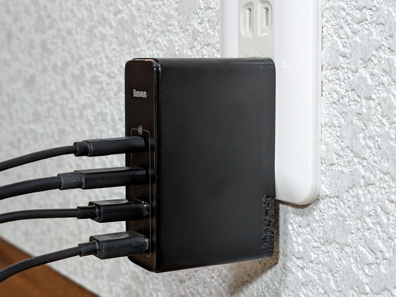 5A対応ケーブルが付属してコスパ抜群、Baseusの4ポートUSB充電器