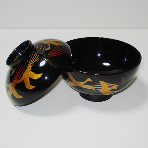 輪島塗 吸物椀 蓋付き -鳳凰の高蒔絵仕上げ- [内外面とも黒色] 布袋形