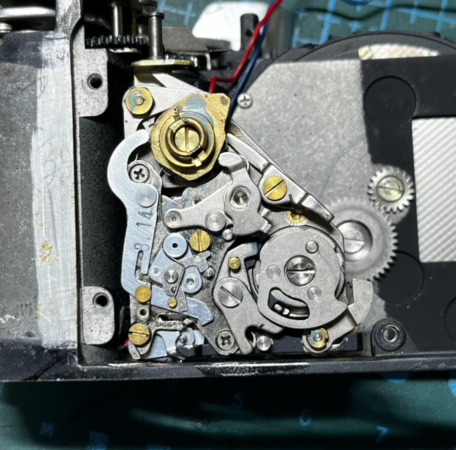 オリンパスPEN FT修理日記【ミラーアップ､ファインダー交換】 | かもめ