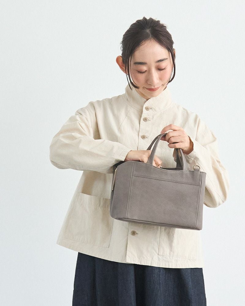 シーンに合わせて使い分ける2WAY「ミルフィーユ がま口 2WAY