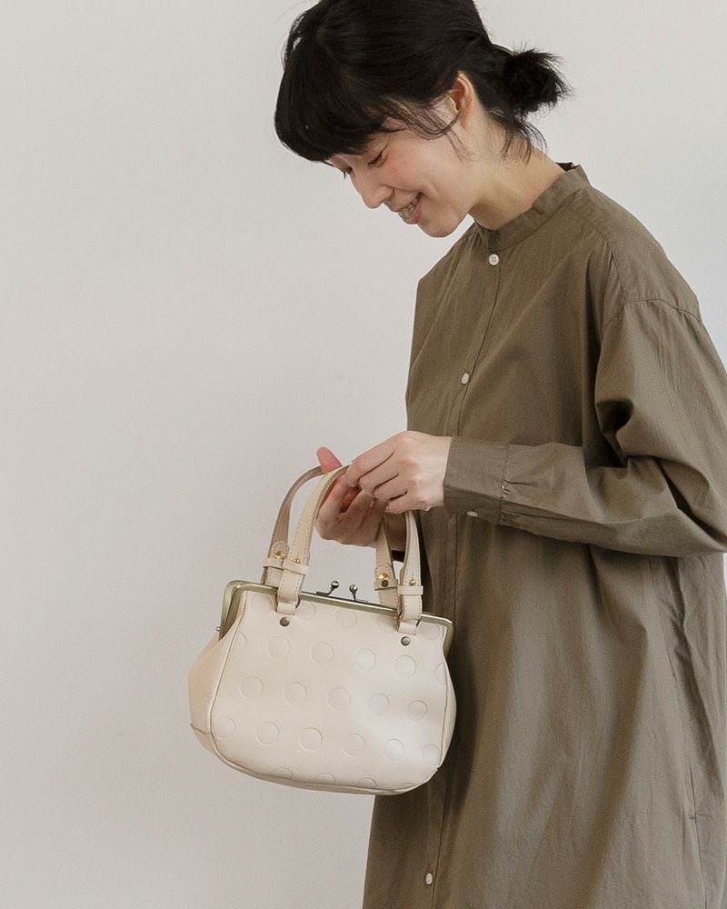 上品に決まる大人の水玉「キャンディ がま口 ミニ ボストンバッグ