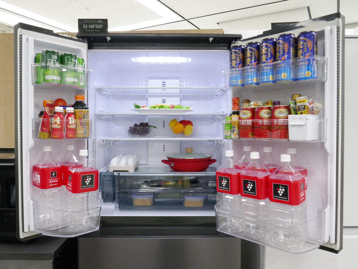 シャープ「もっと節電」冷蔵庫 ロゴ小さくなって空間に馴染む - 家電 Watch