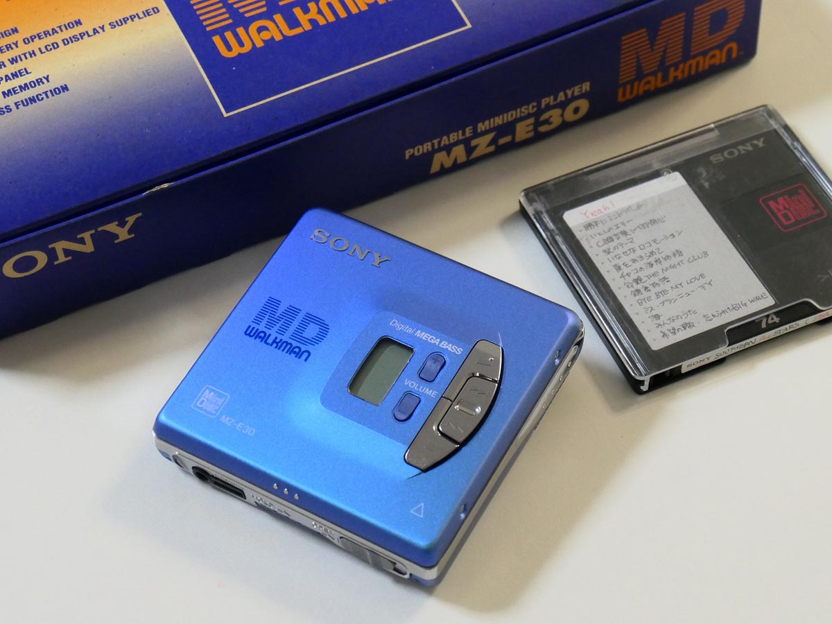 思い出家電】ソニーのMDウォークマン「MZ-E30」 - 家電Watch