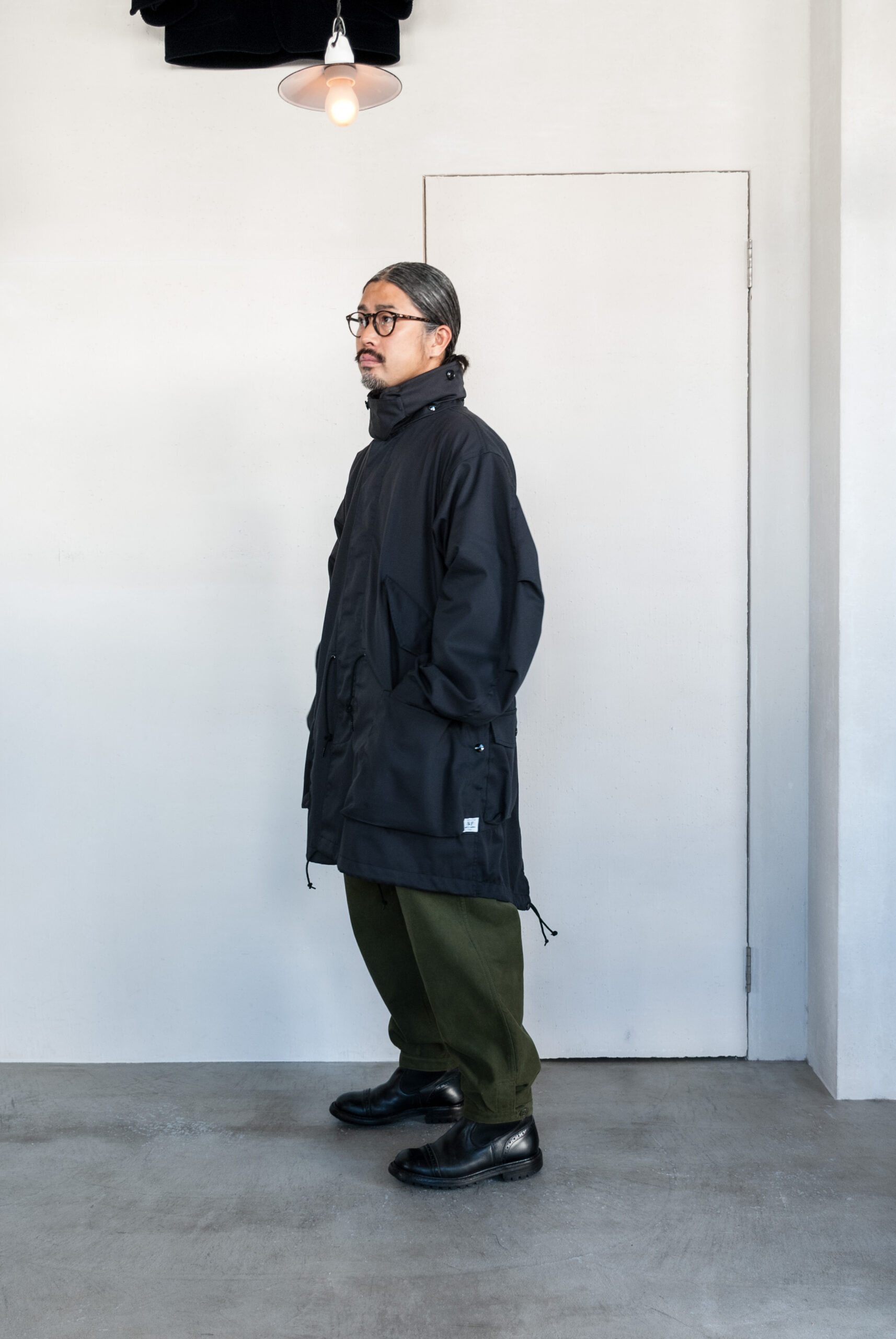 SASSAFRAS Digs Crew Coat British Twill | kado〔カド オノミチ〕