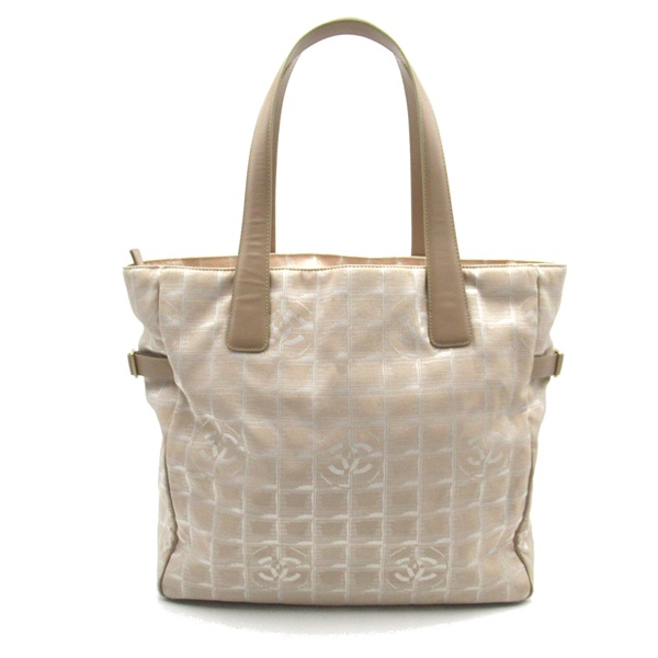 シャネル】ニュートラベルラインは今更流行遅れでダサい？定価やコーデ